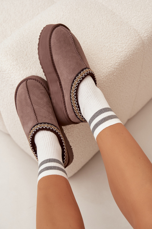 Низькі замшеві зимові чоботи для жінок з вишивкою на платформі Vinceza 97960 коричневі