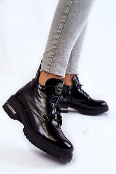 Жіночі лаковані ботильйони Zazoo 60309 на плоскому каблуці чорні