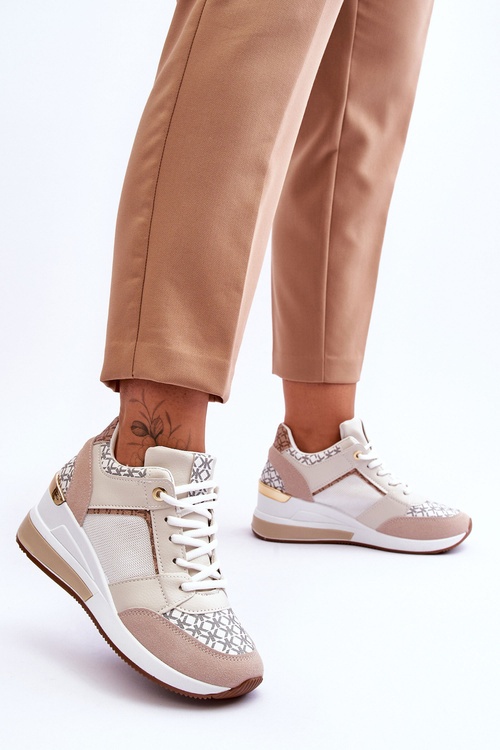 Жіночі шкіряні спортивні туфлі на танкетці білі Catrine