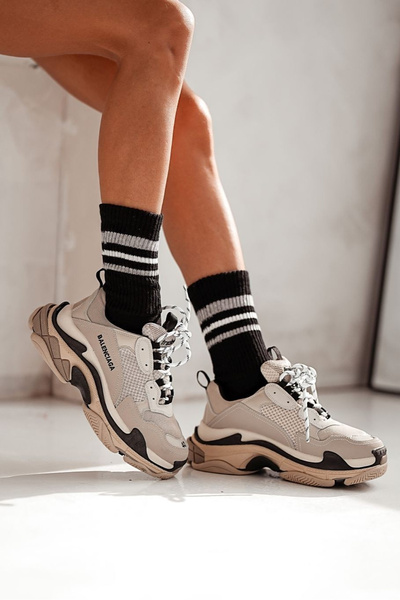 Шкарпетки жіночі з декоративним тисненням чорні