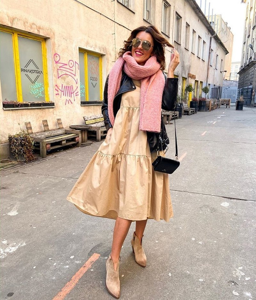 Жіночі бежеві шкіряні чоботи Chavai на підборах