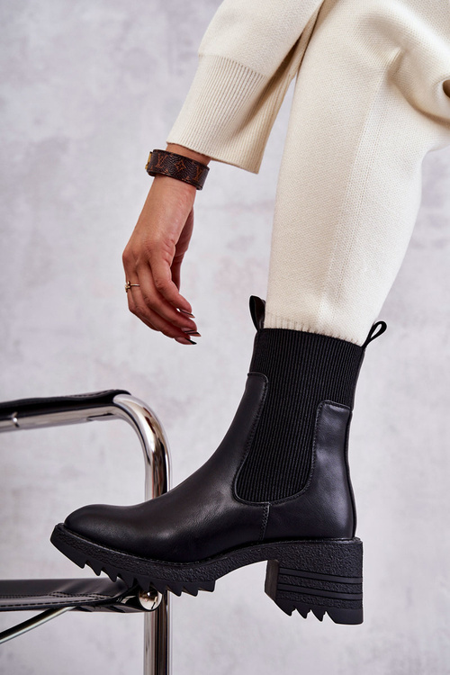 Жіночі теплі черевики на каблуці чорні Abella