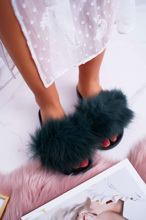 Жіночі шльопанці з хутром зеленого кольору