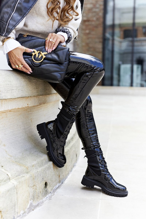 Жіночі черевики на плоскій підошві Workers Lacquered Black Maxine