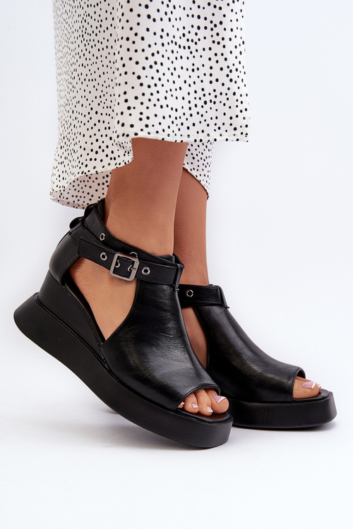 Жіночі босоніжки на платформі та танкетці з чорної екошкіри Hloeli