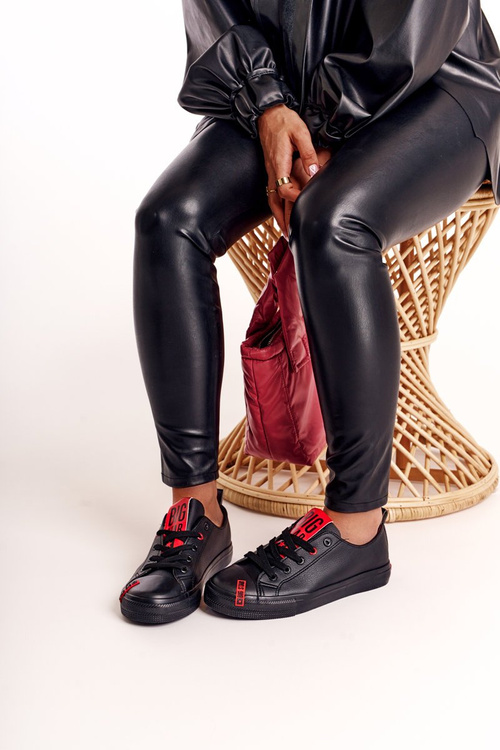 Жіночі шкіряні кросівки BIG STAR EE274303 Чорні