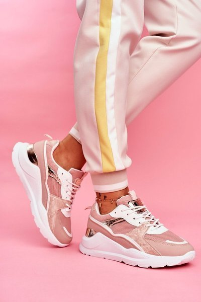 Жіноче спортивне взуття Кросівки білі Martina