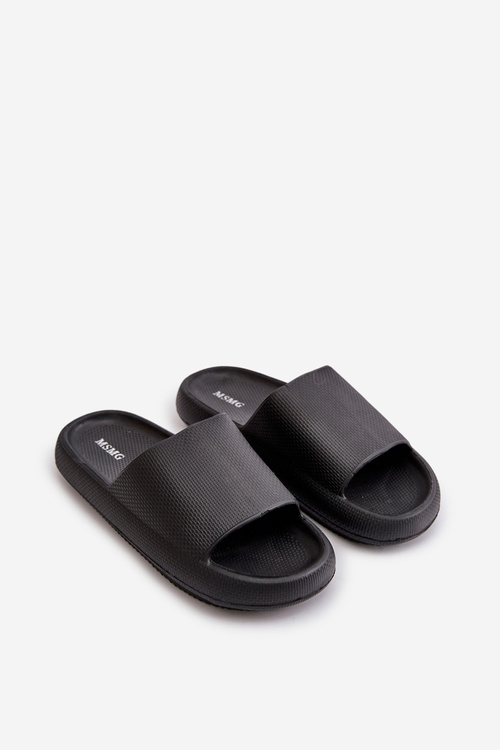 Жіночі легкі поролонові тапочки на товстій підошві чорного кольору Querceria