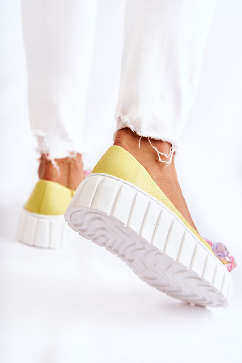 Шкіряні балетки на платформі з різнокольоровим орнаментом жовтого ладету