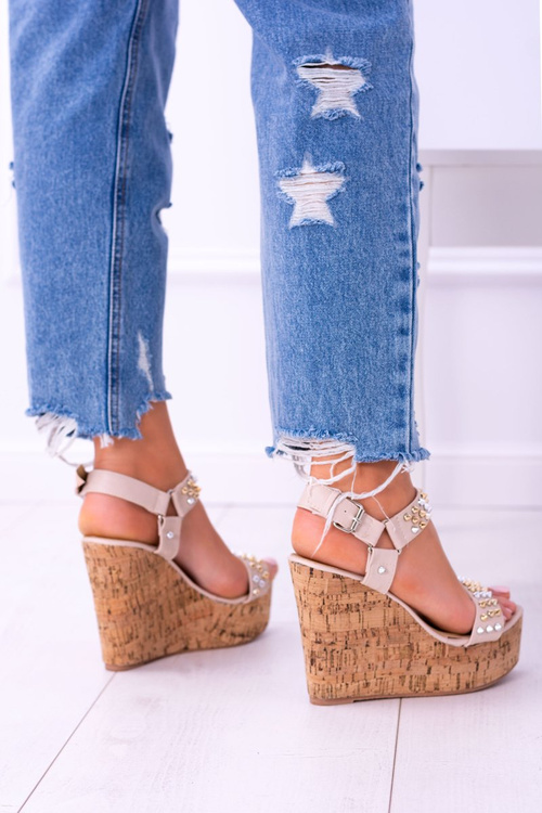 Бежеві жіночі босоніжки Valeria з шипами Lu Boo