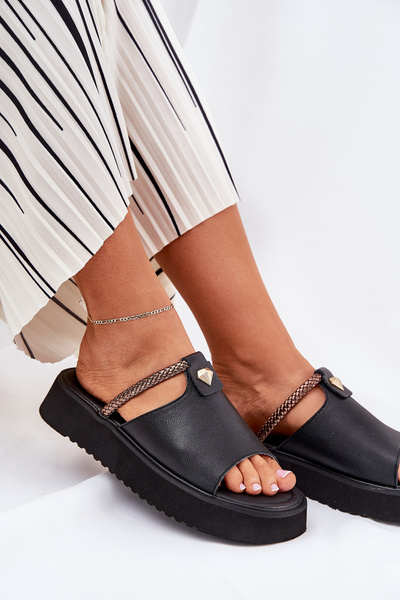 Шкіряні Жіночі Сандалі На Платформі З Декоративним Ремінцем D&A MK51-475 Чорні