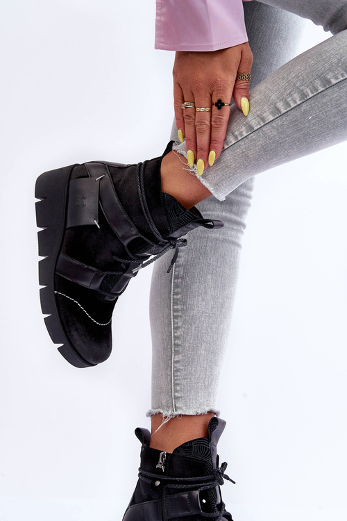 Чоботи шкіряні на танкетці Maciejka 06185-01 Чорні