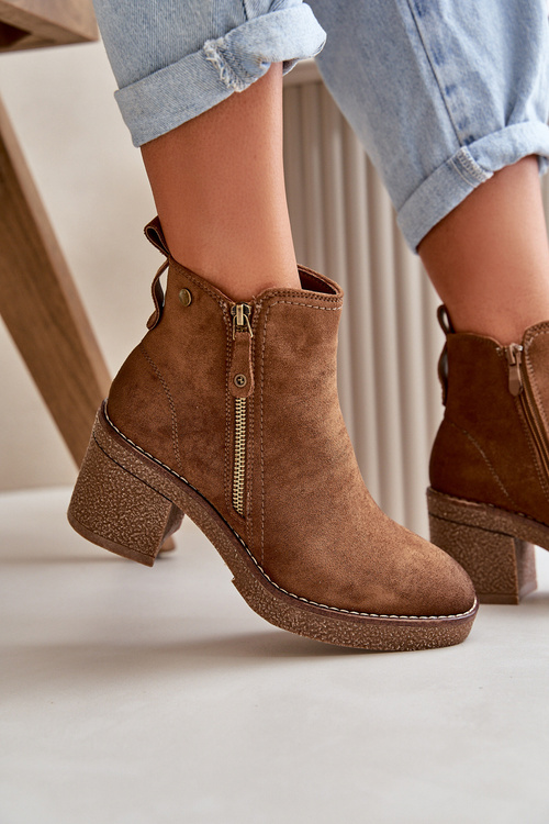 Жіночі ботильйони на підкладці з блоковим каблуком коричневого кольору Velarilla