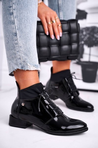 Чоботи жіночі Maciejka Leather Black 04744-01