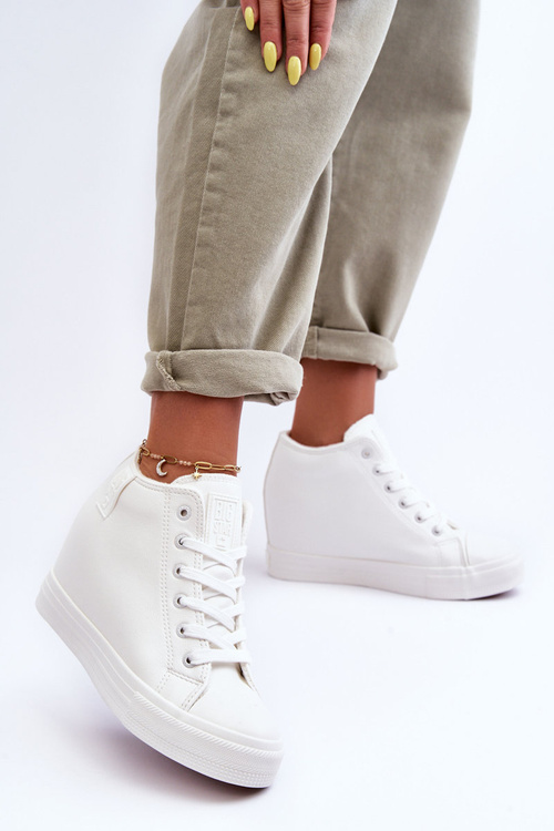 Жіночі шкіряні кросівки на танкетці Big Star MM274002 Білі