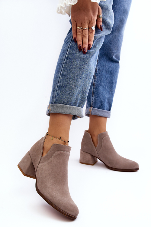 Замшеві чоботи з вирізами на каблуці Світло-бежеві Dalros