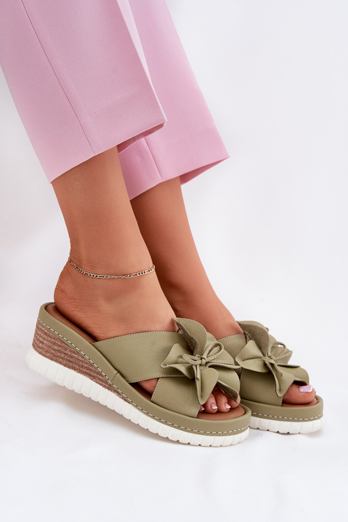 Шкіряні Жіночі Сандалі На Каблуку З Декоративною Квіткою Artiker 52C0503 Зелений