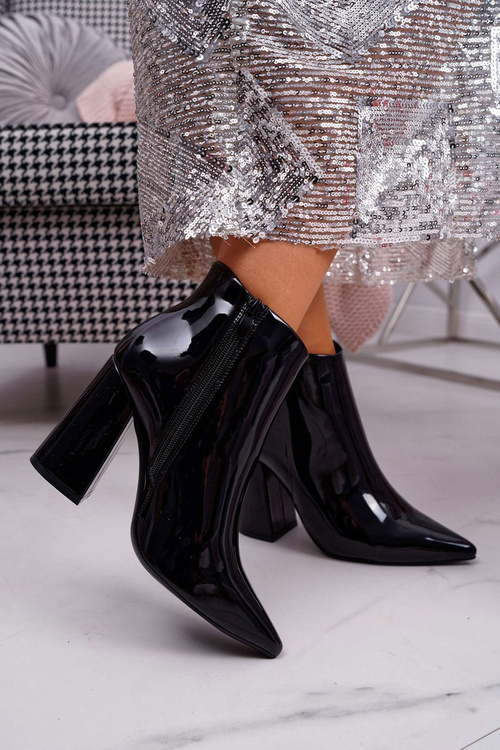 Жіночі чоботи на шпильці лаковані чорні ферти
