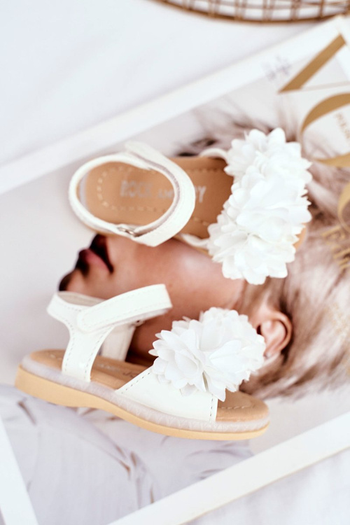 Дитячі босоніжки на липучці сяючі білі Мілена