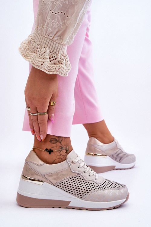 Жіночі шкіряні ажурні кросівки світло-бежеві Virginia