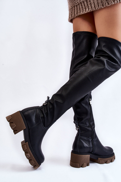 Модні шкіряні жіночі чоботи вище коліна чорного кольору
