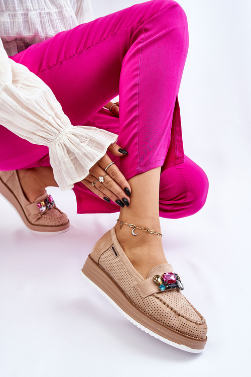 Жіночі лофери на платформі з прикрасами бежеві Adelyn