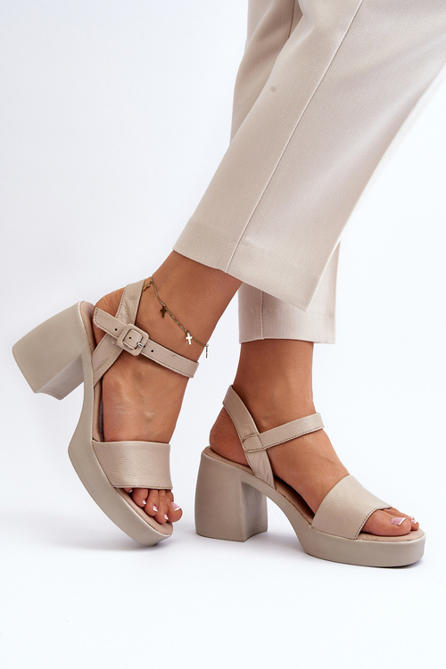 Zazoo 40386 Жіночі шкіряні босоніжки на каблуці бежеві