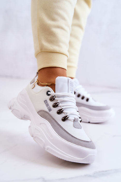 Жіноче спортивне взуття Кросівки Big Star JJ274A220 білі