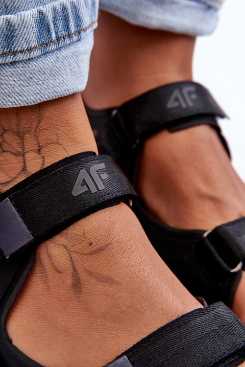 Жіночі спортивні босоніжки 4F 4FSS23FSANF016-22S Чорні