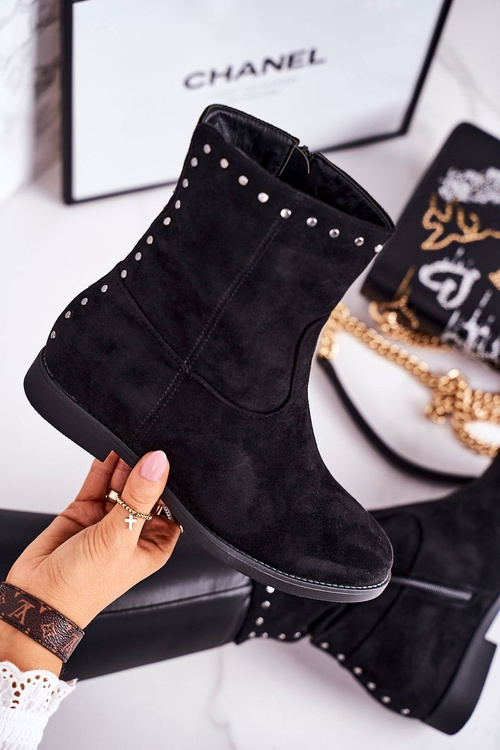 Жіночі утеплені чоботи на танкетці замшеві чорного кольору