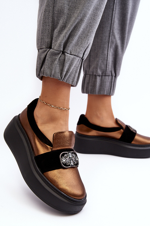 Шкіряні жіночі туфлі на платформі з орнаментом Laura Messi 2697/744-300 золото