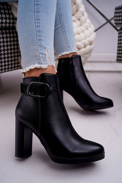 Чоботи жіночі на шпильці чорні Mastor