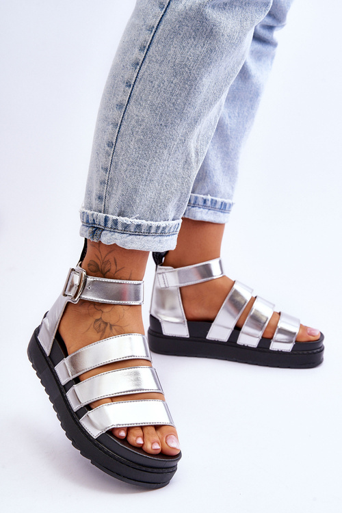 Босоніжки на масивній платформі Silver Lisbona