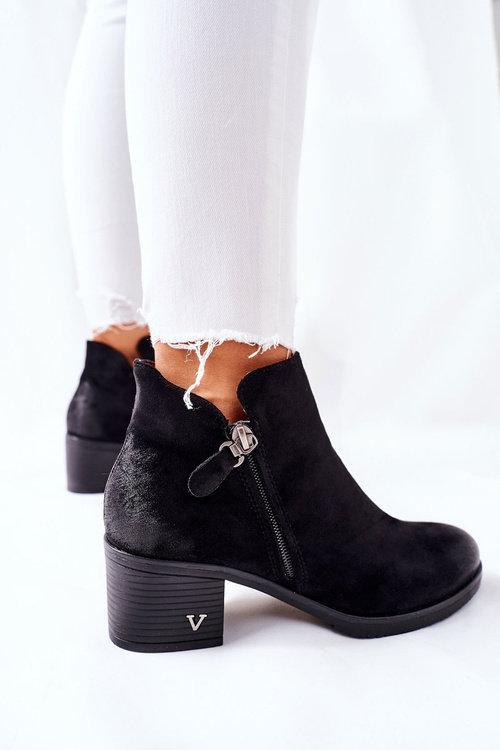 Жіночі черевики на плоскому ходу замшеві чорні Bellarena