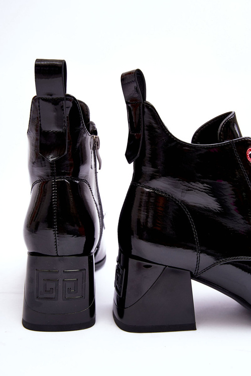 Лаковані черевики на низькій шнурівці SBarski MR870-66 Чорні