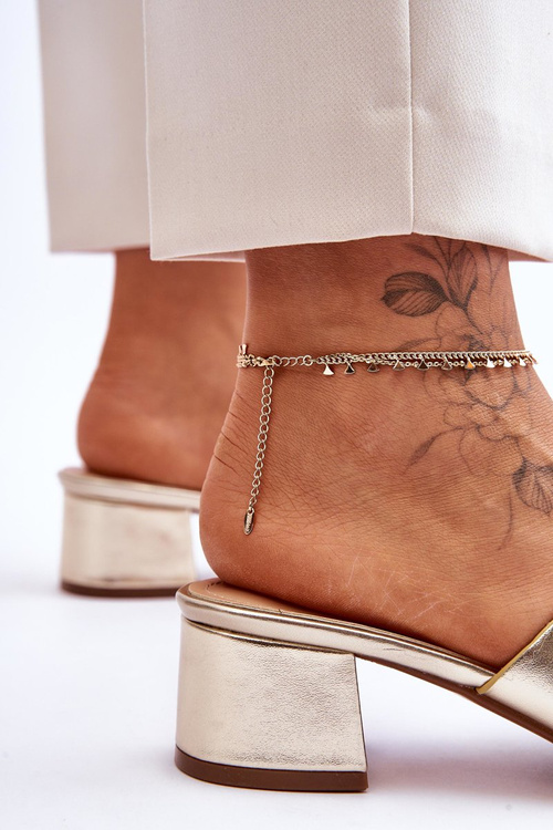 Класичні шкіряні босоніжки на низькому каблуці золоті Майлі