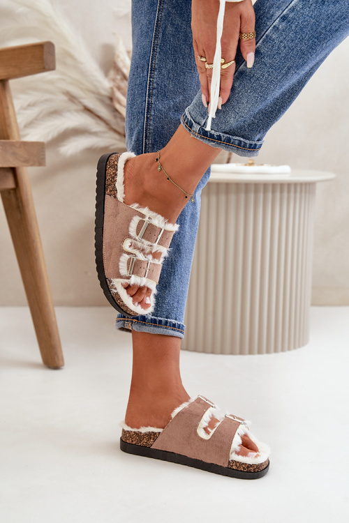 Жіночі тапочки шльопанці на пряжках і хутрі бежеві Ezilena