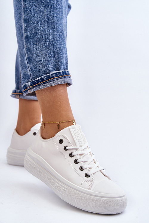 Низькі жіночі утеплені білі кросівки Big Star MM274029