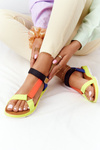 Босоніжки жіночі на гумовій підошві різнокольорові незнайомки