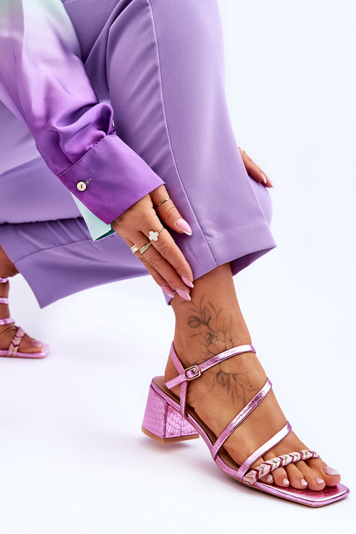 Жіночі босоніжки зі зміїною шкірою фіолетового кольору Amorio