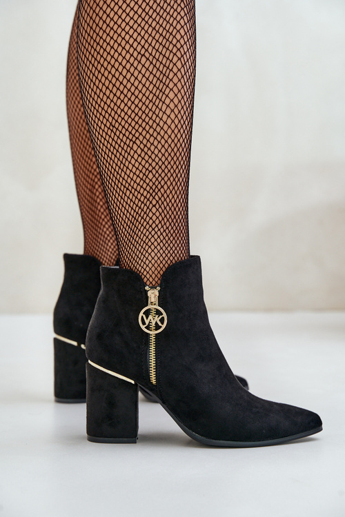 Жіночі чоботи на підборах з гострими носками з екологічної замші Raisha