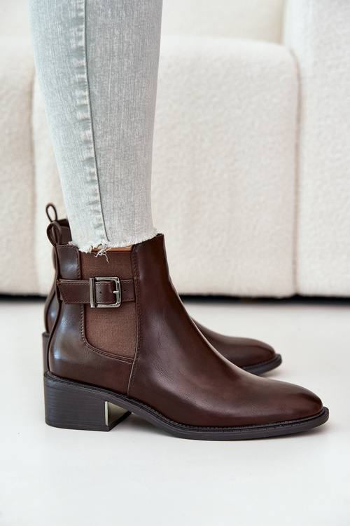 Жіночі ботильйони на низькому каблуці з золотистою пряжкою Коричневий Вомера