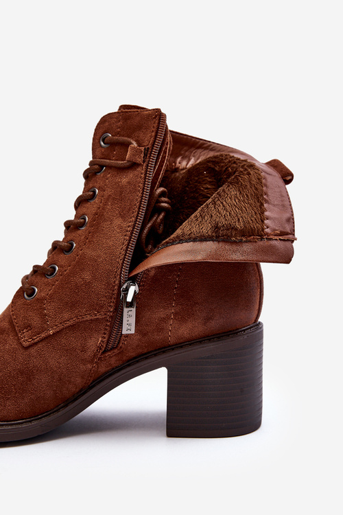 Жіночі ботильйони зі шнурівкою на низькому каблуці коричневого кольору Serellia