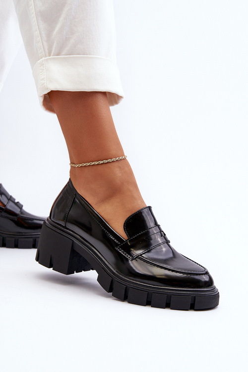 Жіночі лофери на масивному каблуці Big Star NN274055 Чорні