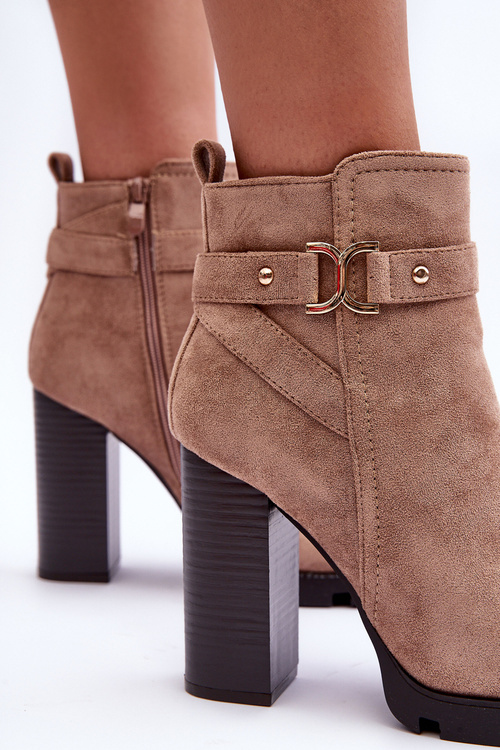 Замшеві чоботи на високому каблуці бежеві Liani