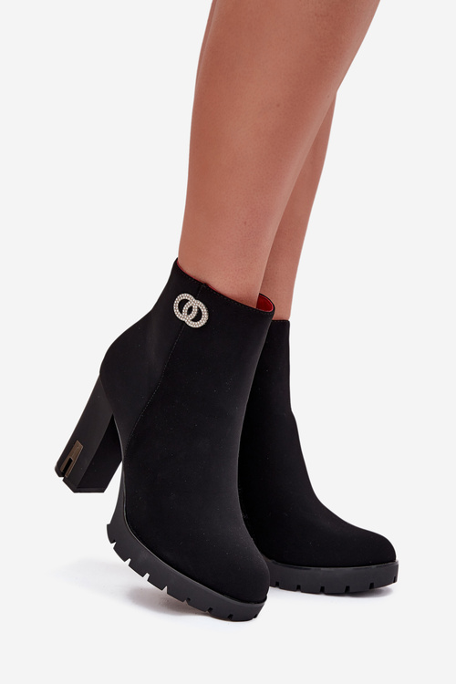 Зігріті жіночі чоботи на підборах з декоративною деталлю чорний Vessara