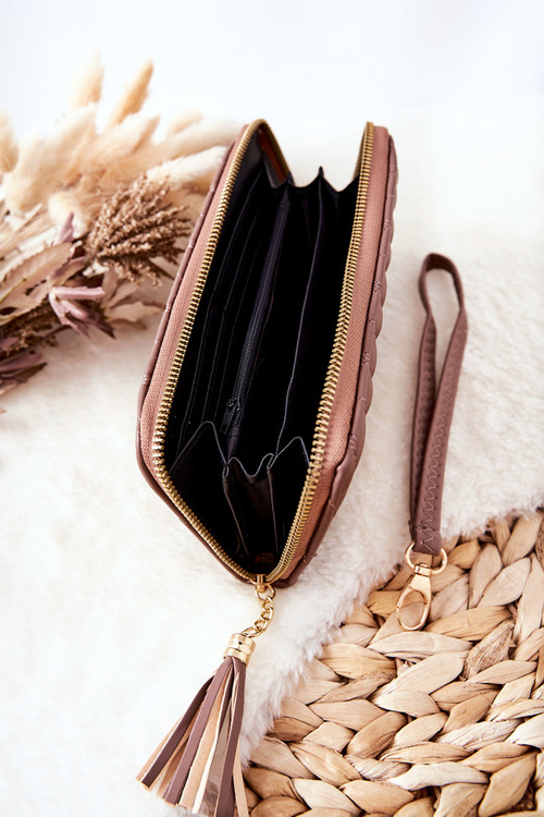 Великий стьобаний гаманець на блискавці з ремінцем Cappucino