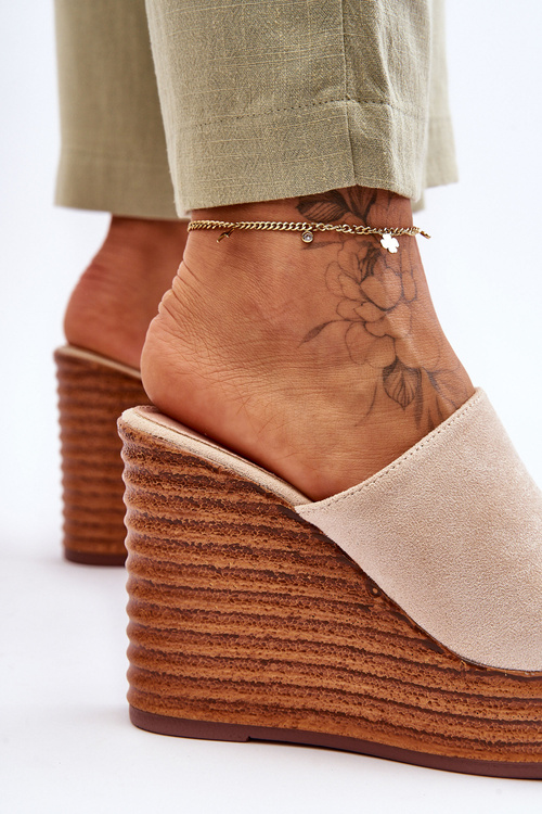 Легкі шльопанці на масивній платформі, бежеві Good Vibe