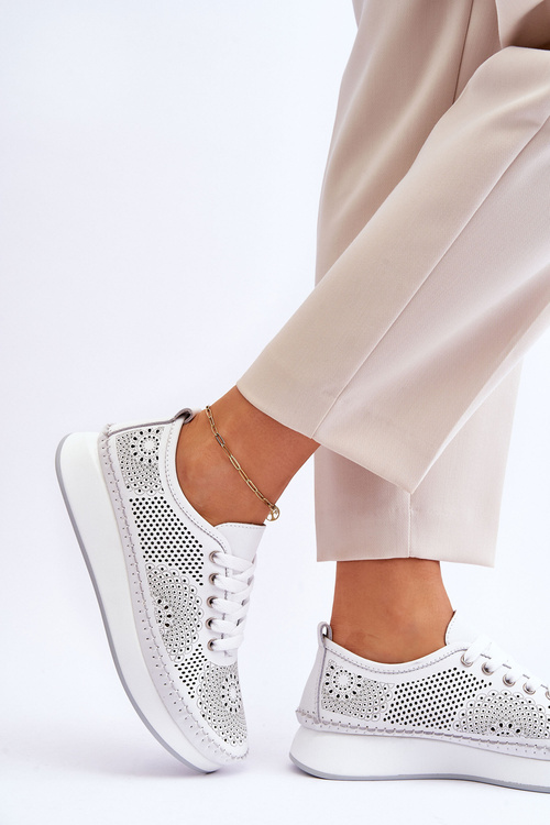 Жіноче шкіряне ажурне спортивне взуття білого кольору Marea