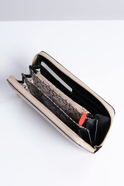 Великий жіночий бежевий лакований гаманець Nobo